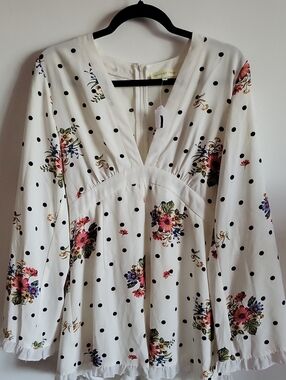 Womens White Fliral  Polka Dot Deep Floral V-Neck Romper